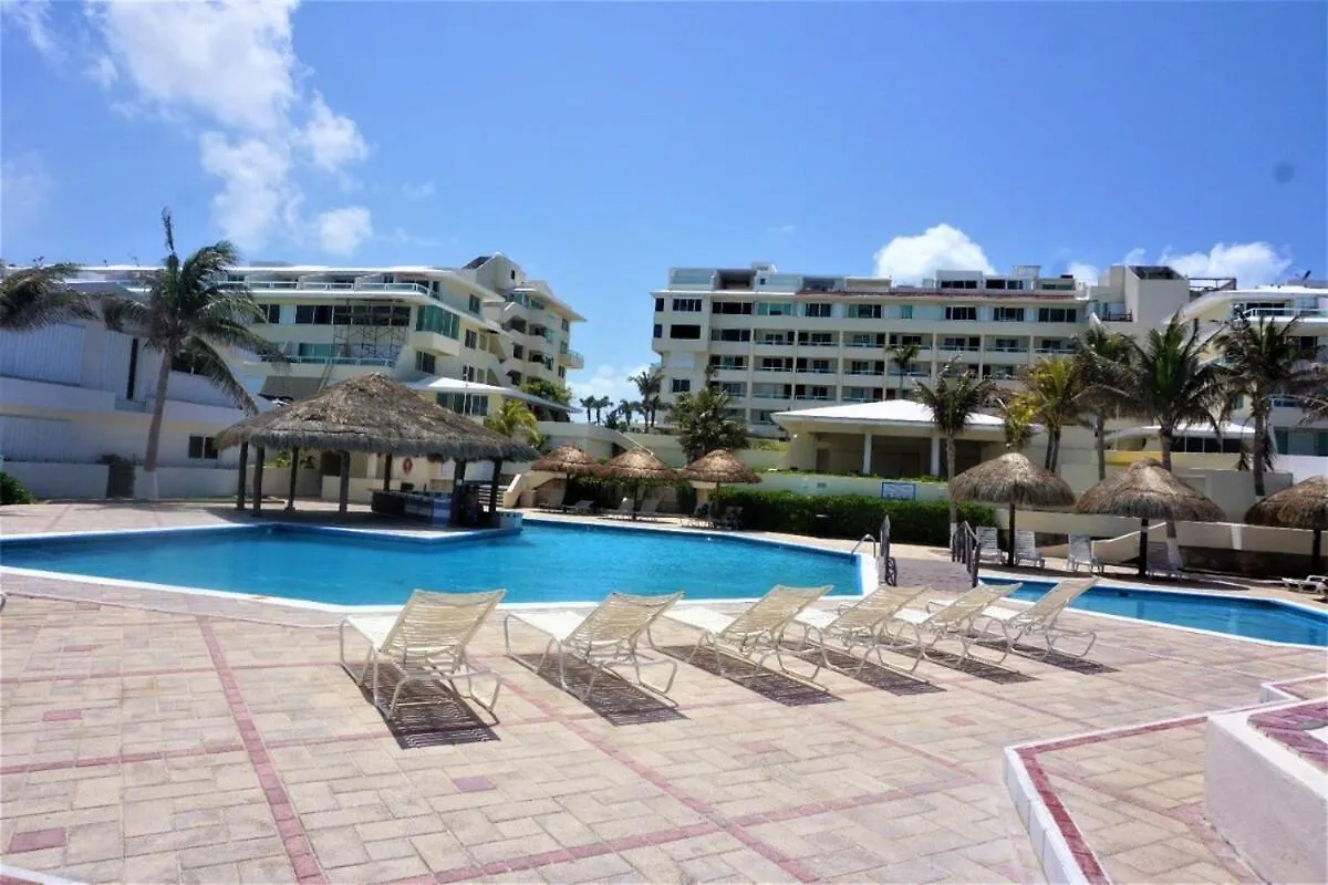 Ocean & Lagoon View Penthouse Cancún Mexico