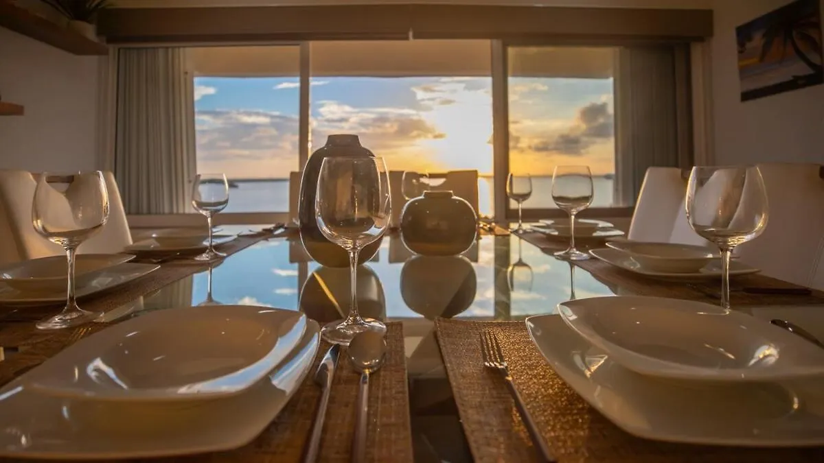 Ocean & Lagoon View Penthouse Cancún Apartmán